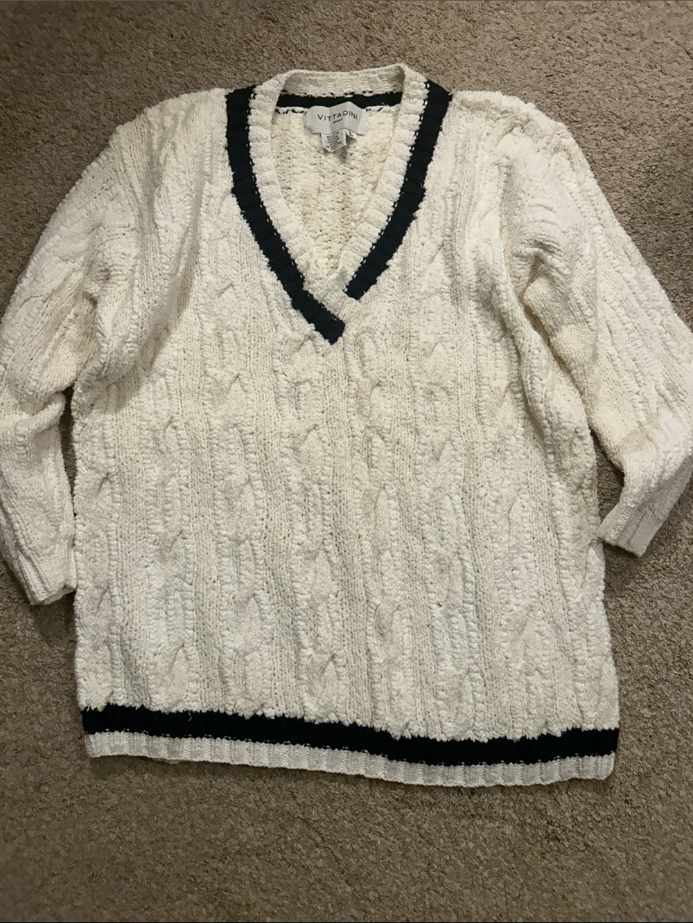 Vittadini Cream Cable-Knit V-Neck Sweater with Navy Trim. L. Like new